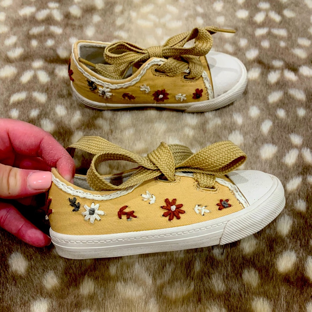 Zara shoes size 23